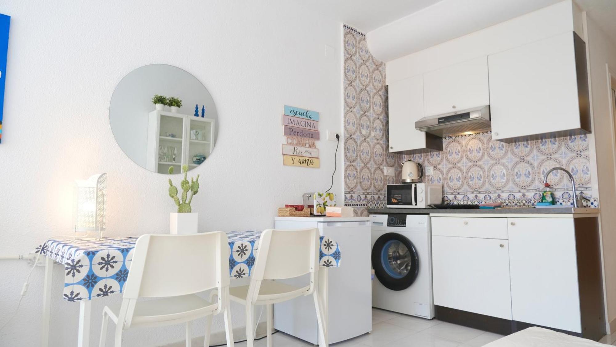 Apartment White *